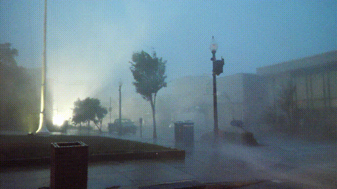 Hurricane conditions in town